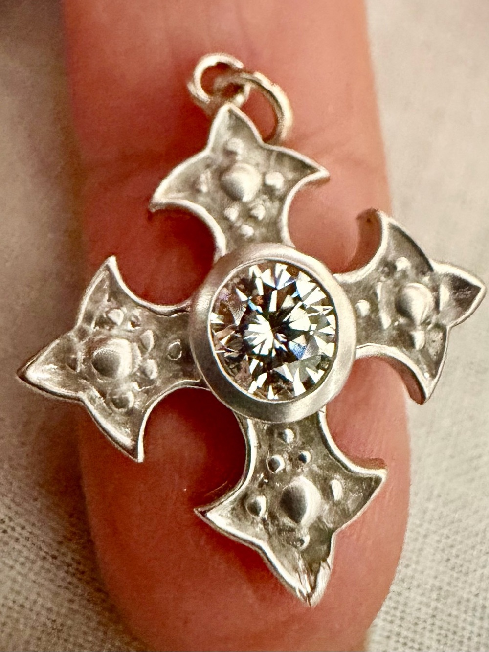 Loree Rodkin 18k gold diamond pendant or charm - Picture 3 of 6
